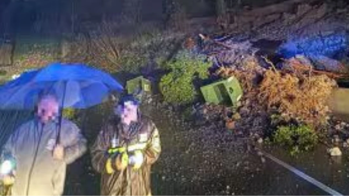 Maltempo, frana devastante in Italia: coste bloccate, traffico in tilt