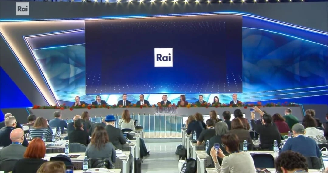 Sala stampa dell’Ariston durante la conferenza di Sanremo 2026