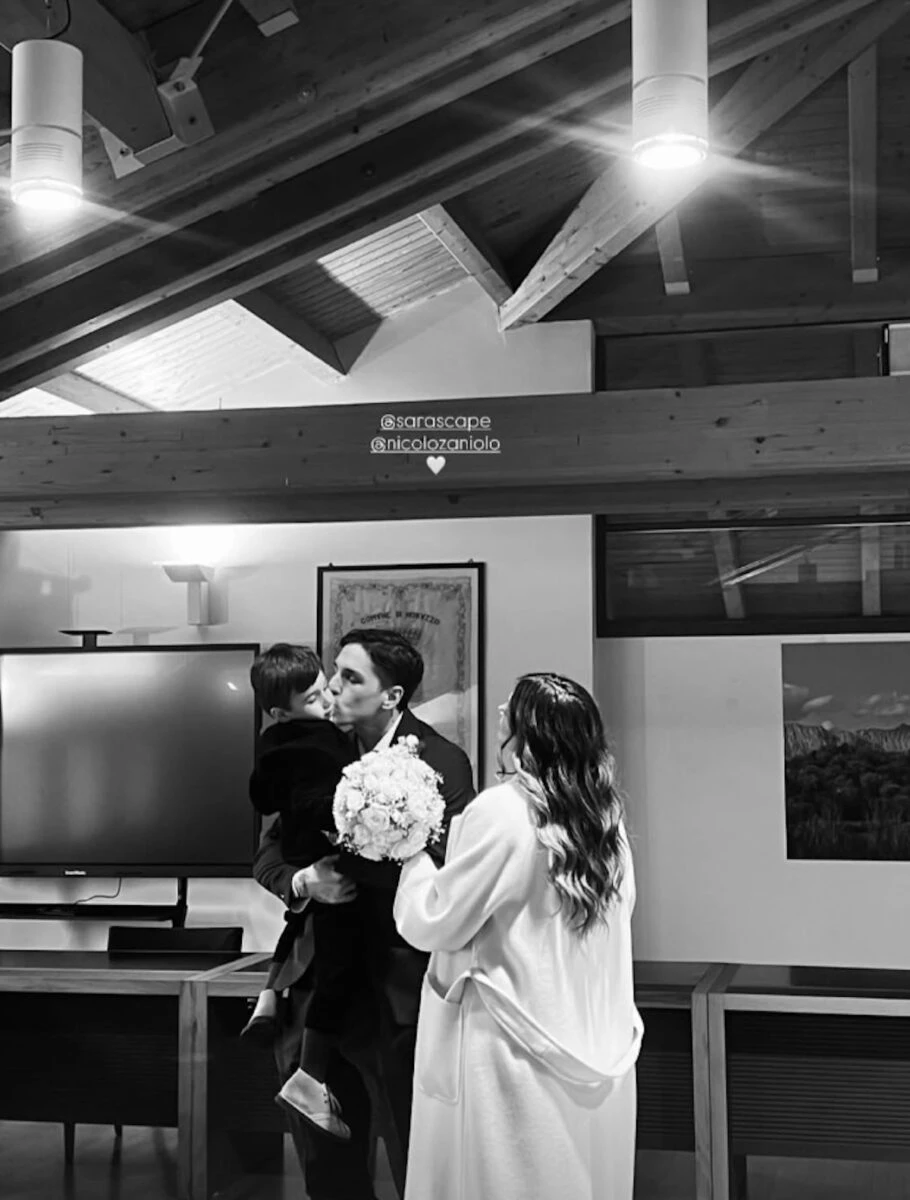 Immagine condivisa online con dettagli della cerimonia intima