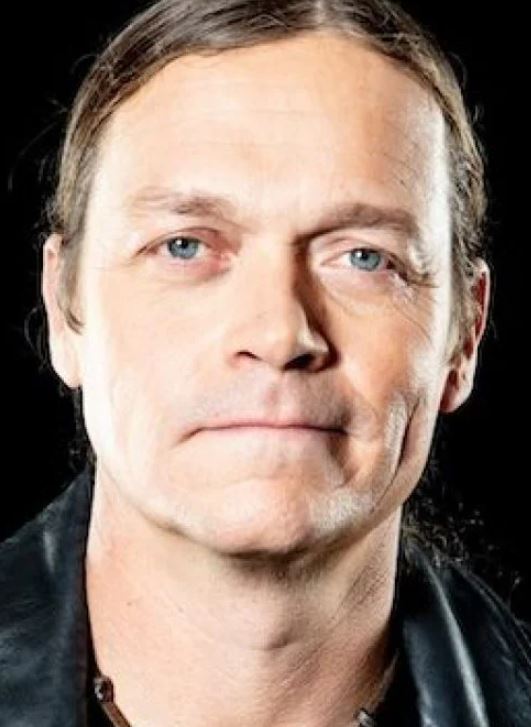 Brad Arnold, morto a 47 anni il cantante dei 3 Doors Down: aveva un cancro al rene
