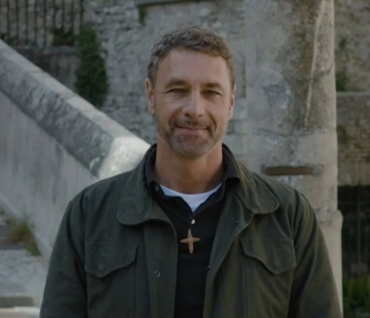 Raoul Bova in Don Matteo 15