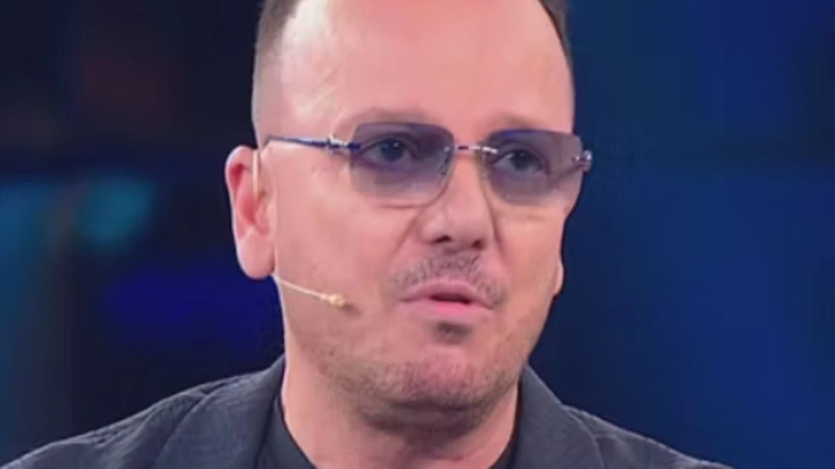 “Senza parole”. Gigi D’Alessio sconvolto dal grave lutto: un addio troppo doloroso dopo una vita insieme