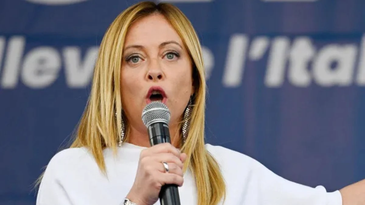 ribaltone sondaggi il dato 232 clamoroso giorgia meloni a bocca aperta da Tvzap.it ribaltone sondaggi il dato 232 clamoroso giorgia meloni a bocca aperta