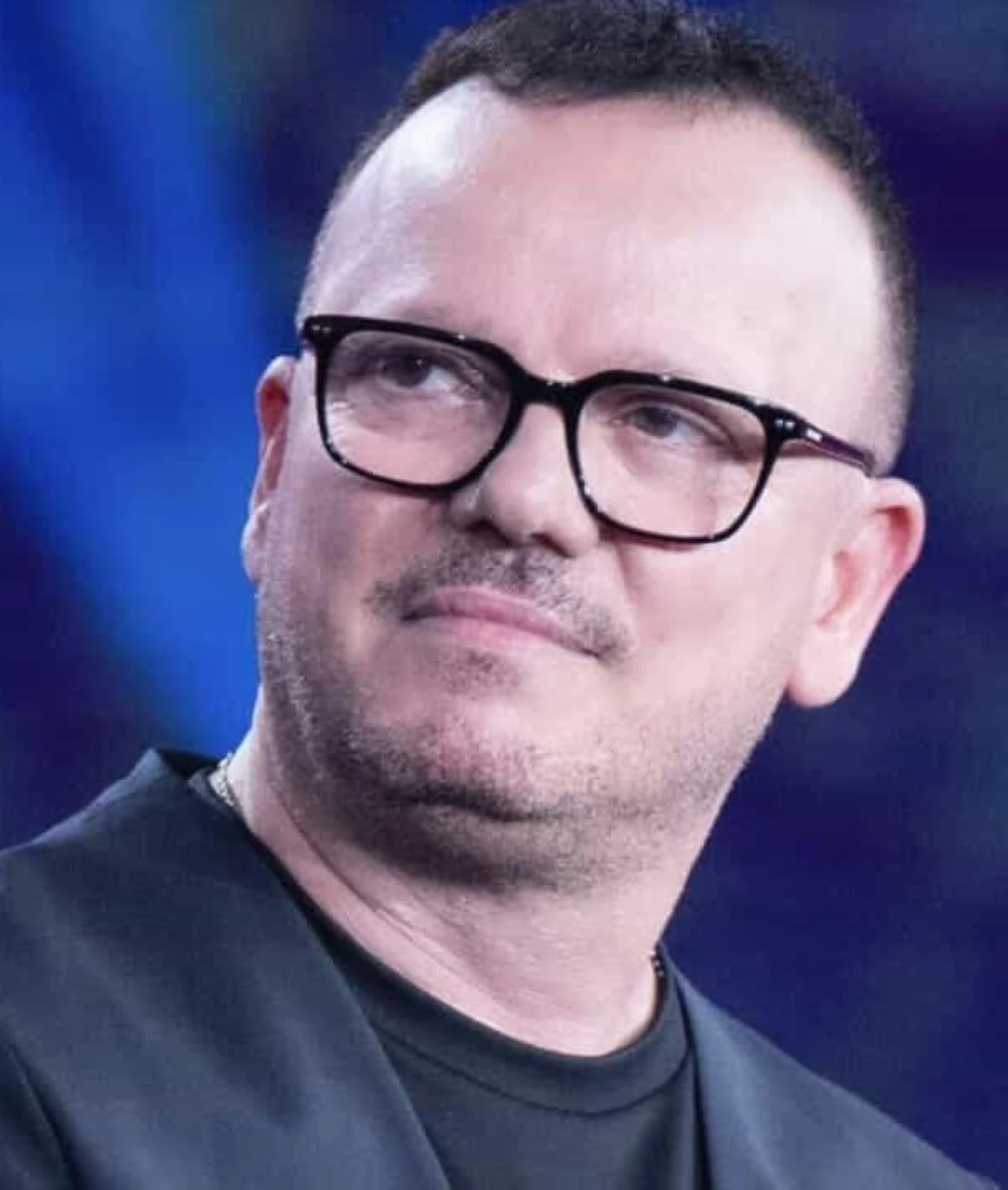 Gigi D’Alessio in un ritratto durante un evento