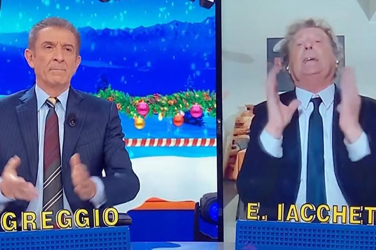 Ezio Greggio ed Enzo Iacchetti durante una puntata di Striscia la notizia