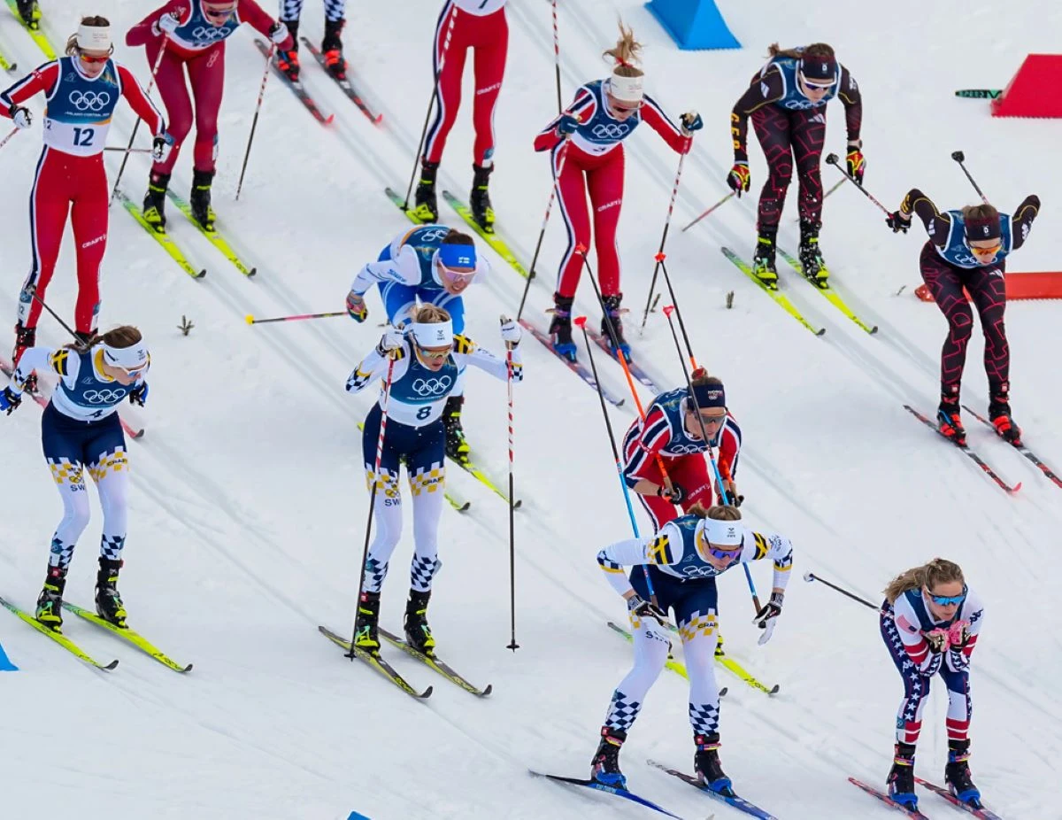 Olimpiadi Milano Cortina: controlli sugli sci e squalifica per cera fluorurata