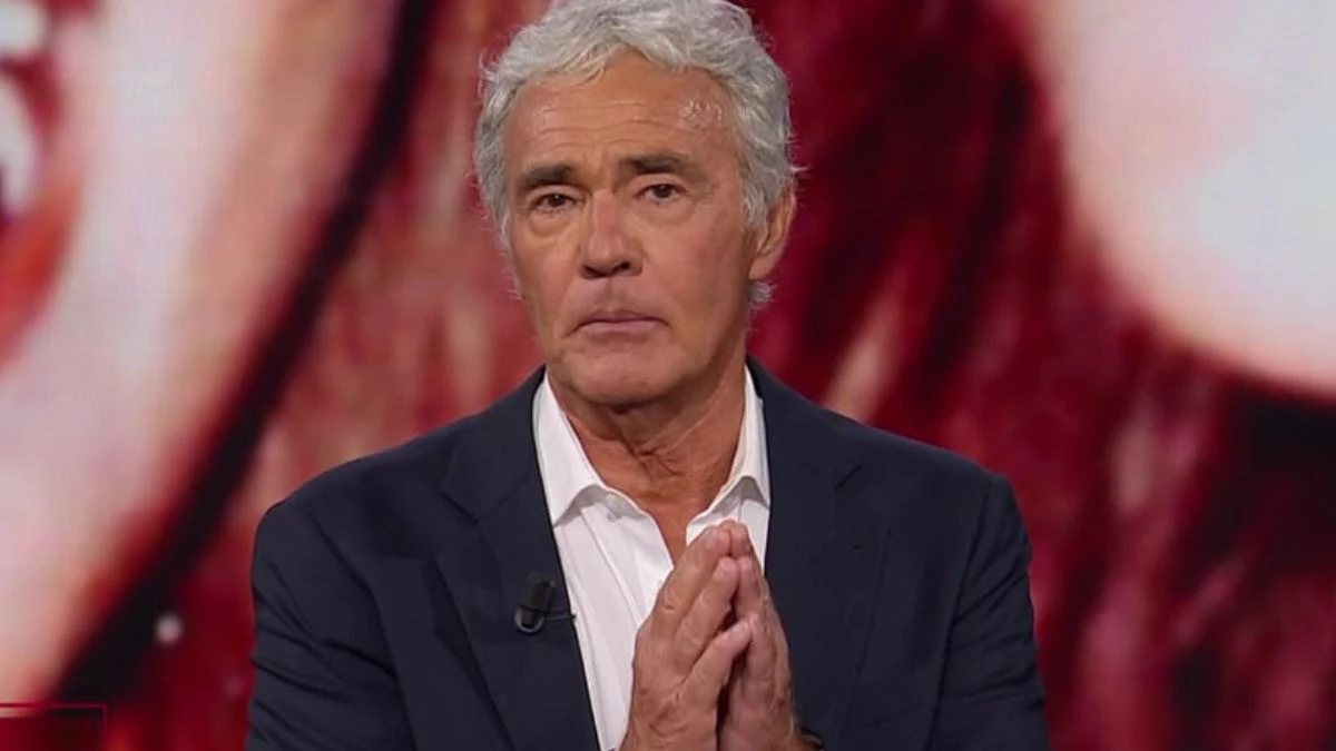 Massimo Giletti in studio durante Lo Stato delle cose su Rai 3