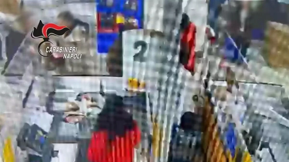 Corsie e area d’ingresso del supermercato dove è avvenuto l’episodio