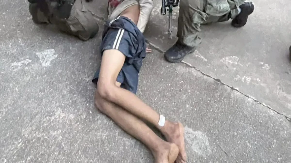 Ingresso dell’istituto scolastico in Thailandia del Sud dopo l’intervento della polizia