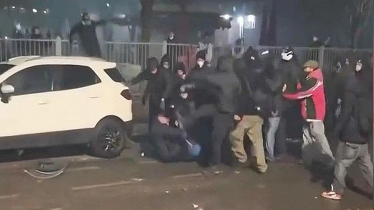 Forze dell'ordine a Torino: indagini Digos sugli scontri al corteo