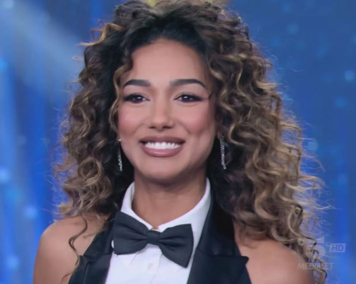 Samira Lui in studio