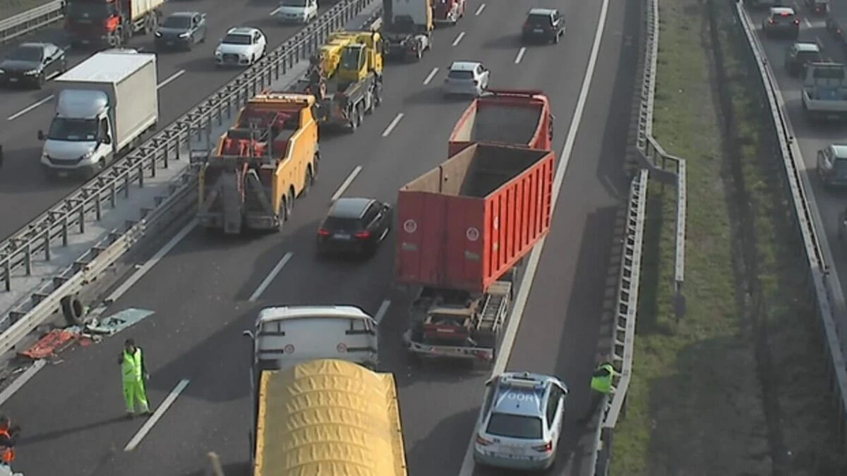 Traffico e rallentamenti dopo l'incidente in A4 verso Venezia