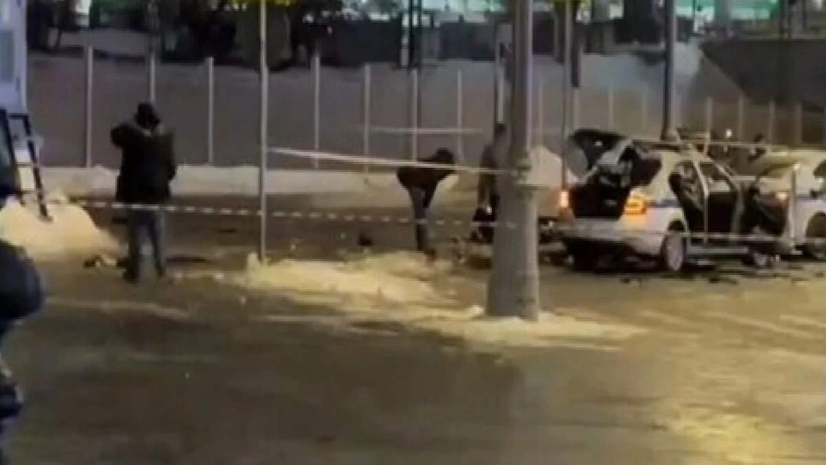 Esplode bomba in stazione, muore poliziotto. Il boato nella notte Esplode bomba in stazione, muore poliziotto. Il boato nella notte