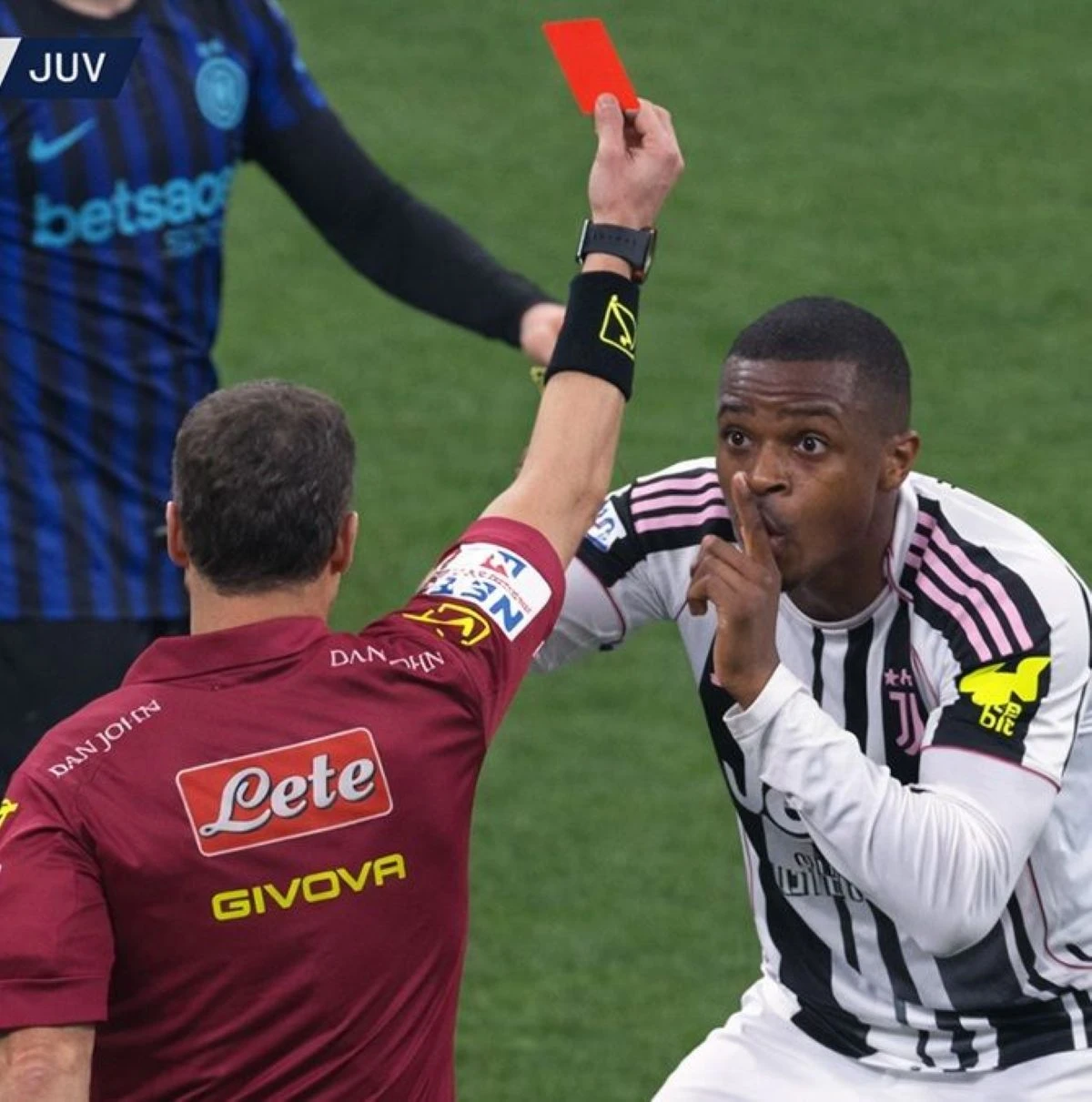 Replay del contatto tra Kalulu e Bastoni durante Inter-Juventus