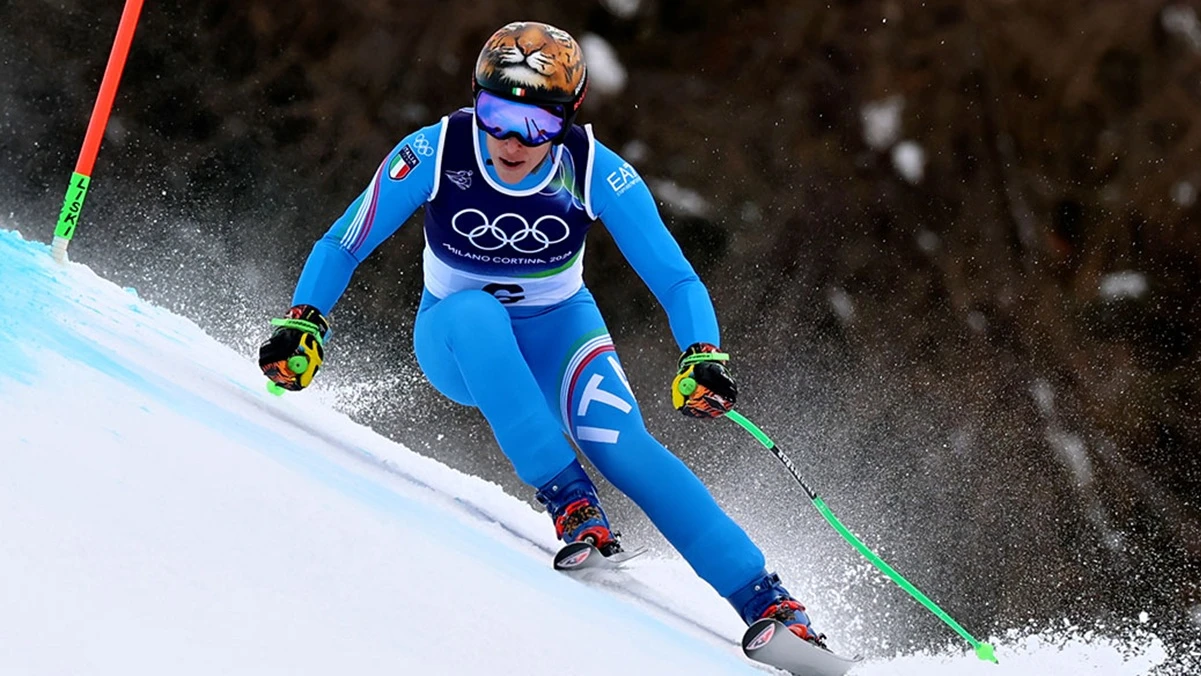 Federica Brignone in azione durante la prima manche di slalom gigante