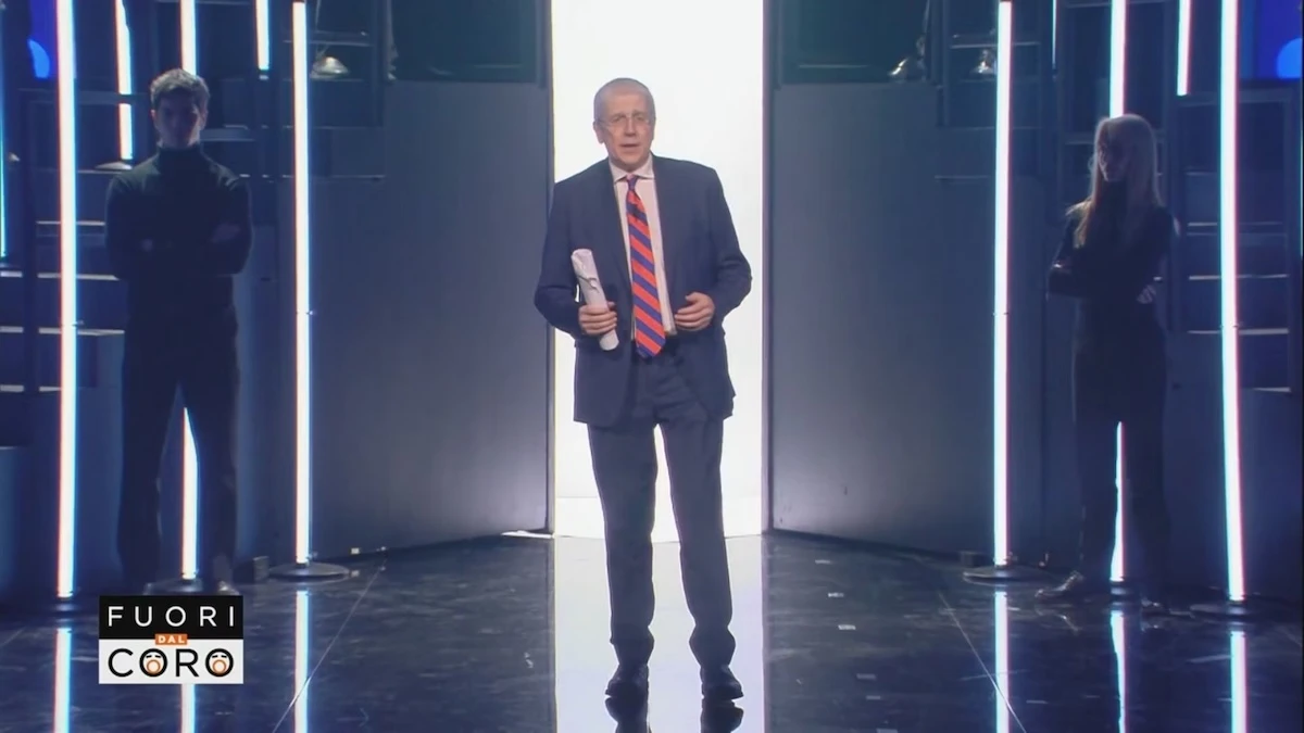 Mario Giordano in studio durante la trasmissione Fuori dal coro