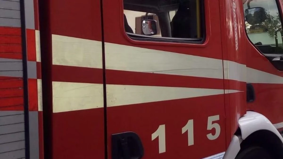 Mezzi dei Vigili del Fuoco durante un intervento di emergenza