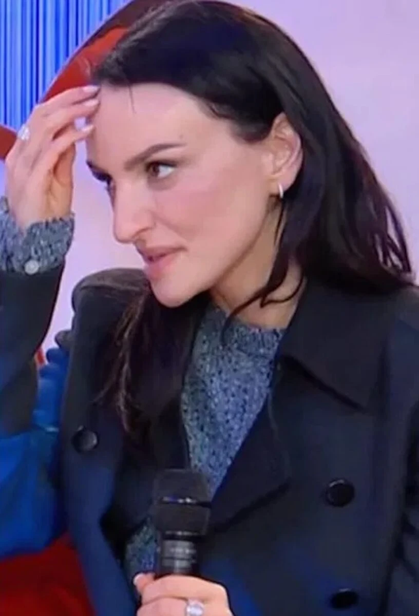 Arisa e Donatella Rettore durante il collegamento a La Volta Buona