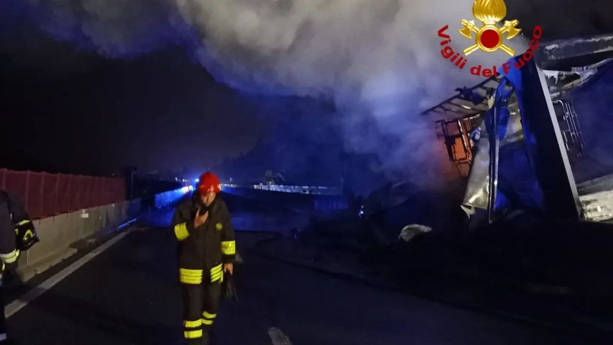 Incidente tra camion sull'autostrada A1 in provincia di Firenze