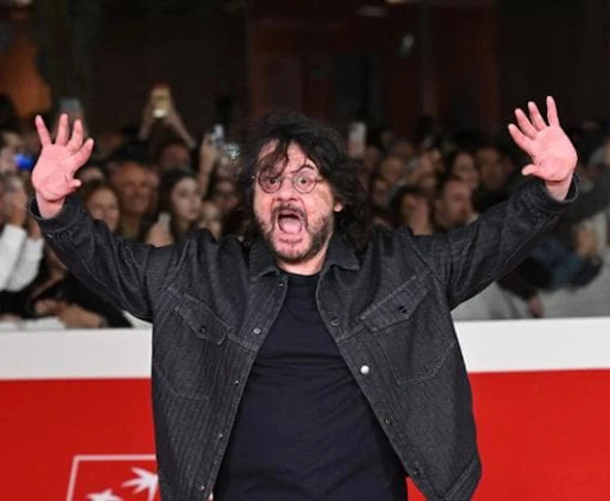 Lillo co-conduttore a Sanremo 2026: immagini della quarta serata cover