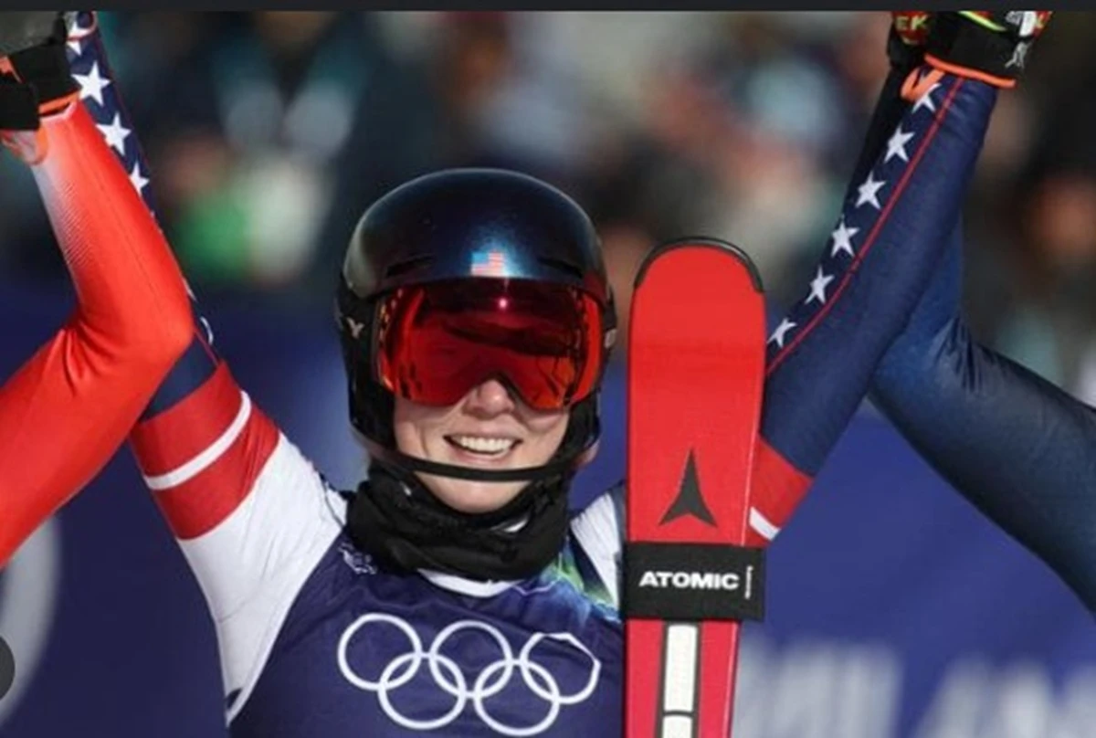 Mikaela Shiffrin dopo la prova nello slalom femminile alle Olimpiadi Milano Cortina 2026