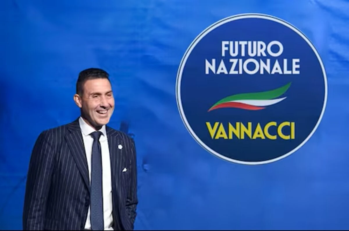 Vannacci dopo l'uscita dalla Lega e l'annuncio del nuovo partito