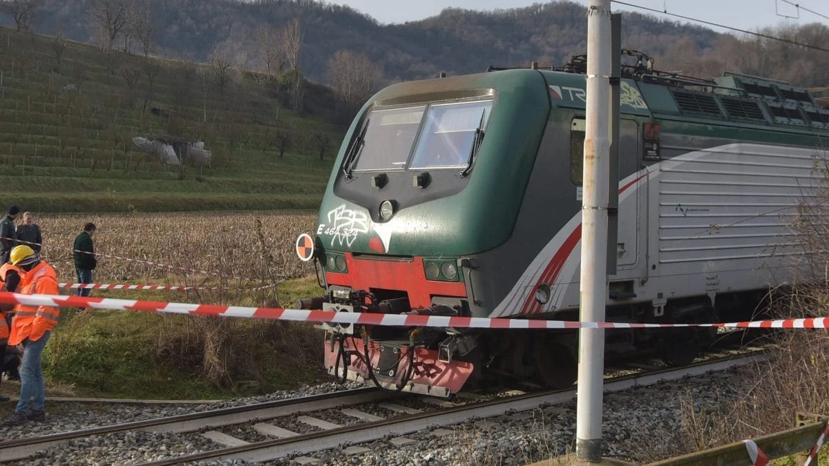 Disagi e rallentamenti ferroviari: ritardi e cancellazioni dopo sospensione della tratta