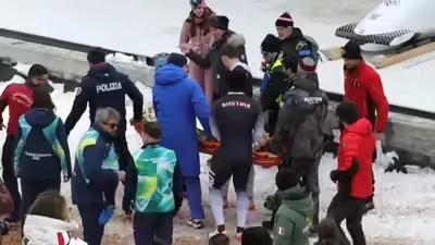 Jakob Mandlbauer, pilota austriaco di bob, dopo la caduta nella prova olimpica