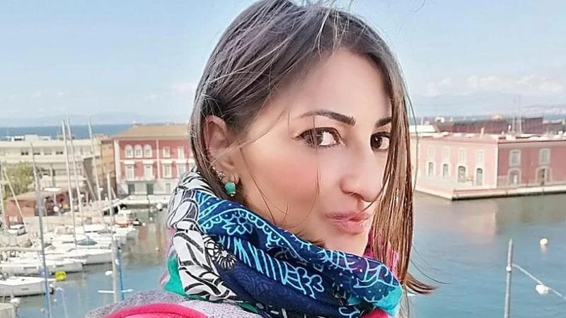 Immagine commemorativa e simbolo di cordoglio per l’avvocatessa