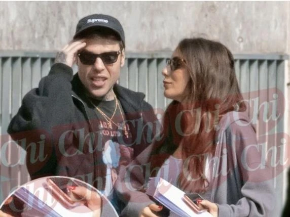 Giulia Honegger fotografata a Milano: immagini attribuite al servizio del settimanale Chi