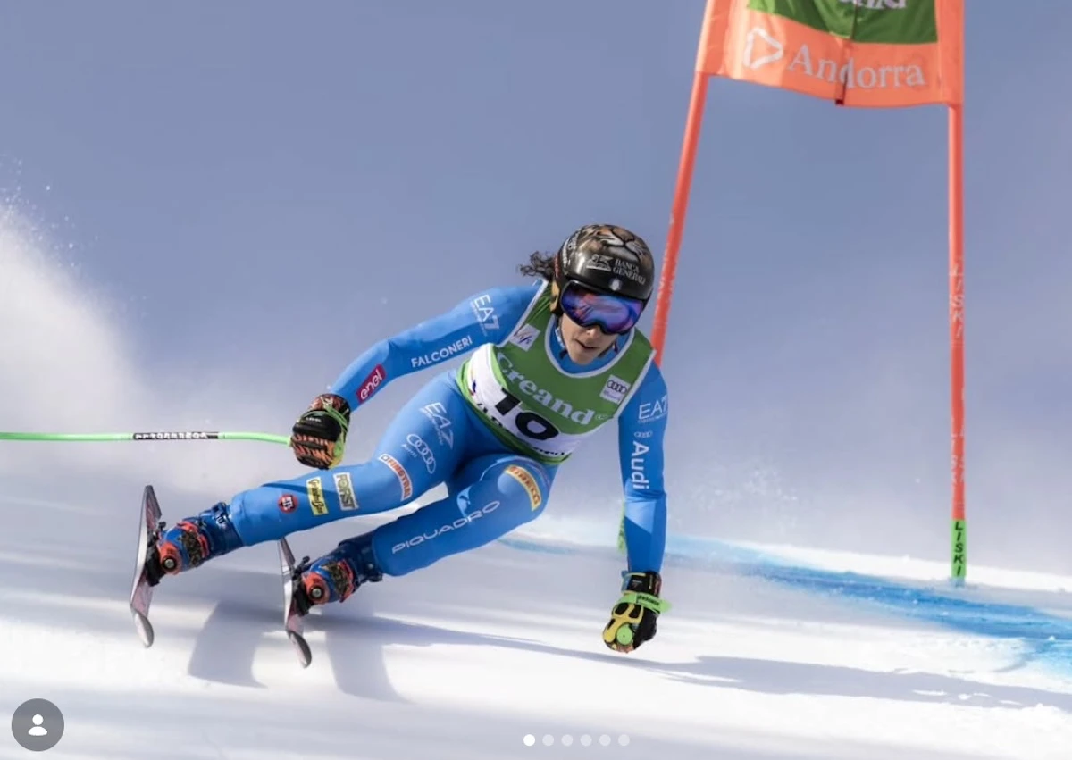 Federica Brignone durante un momento ufficiale dopo i successi olimpici