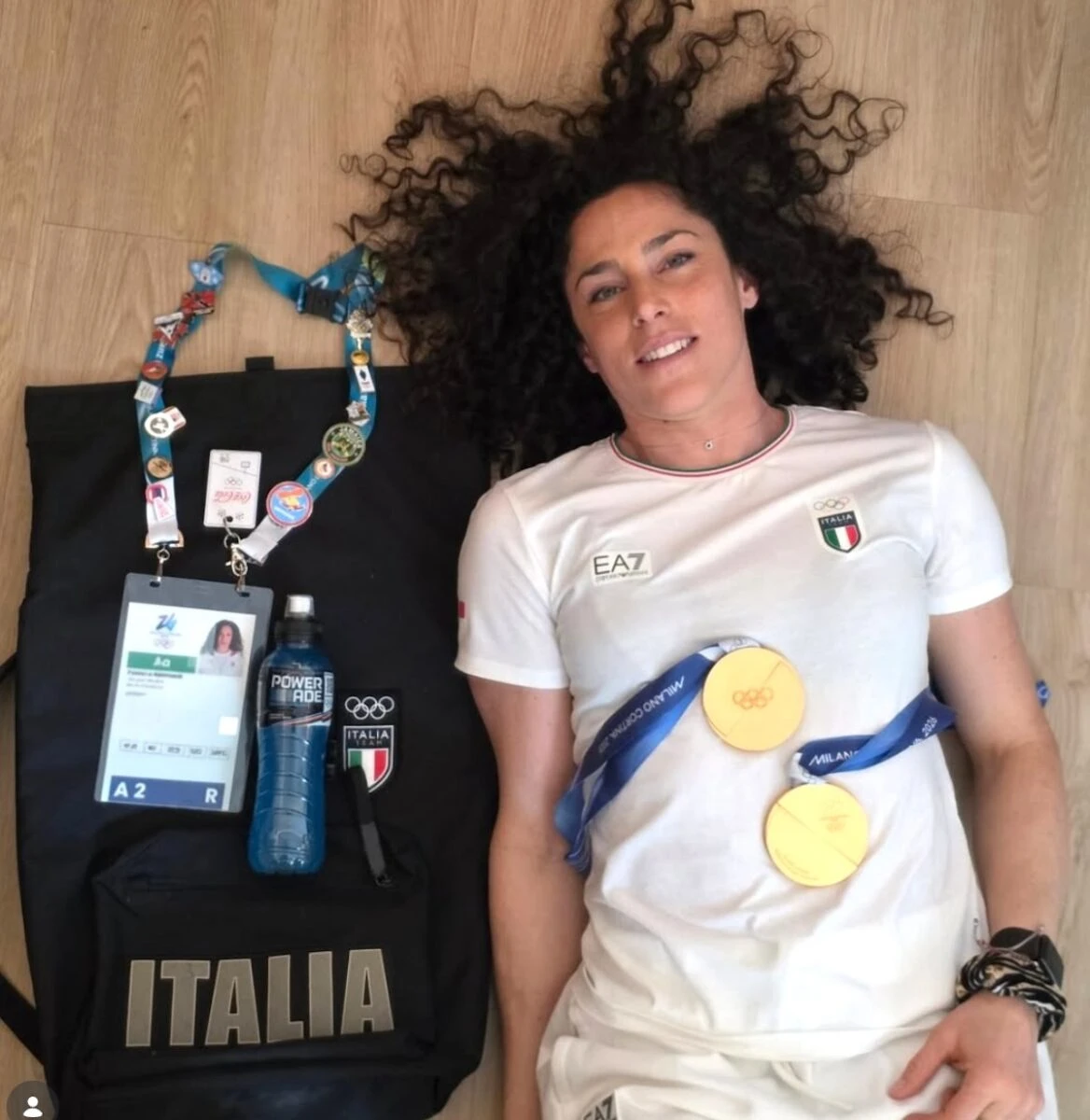 Federica Brignone in una fotografia celebrativa legata alla stagione