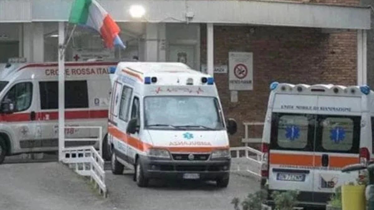 Napoli, allerta sanitaria per aumento dei casi di epatite A e ordinanza del sindaco