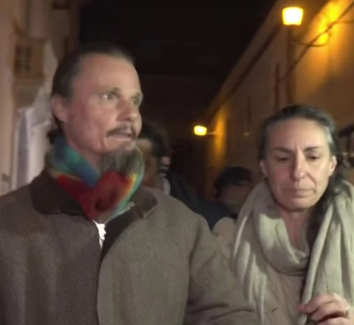 I genitori della famiglia che viveva nel bosco durante una fase dell’indagine