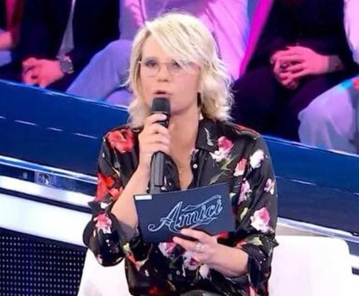 Maria De Filippi durante il Serale di Amici 25