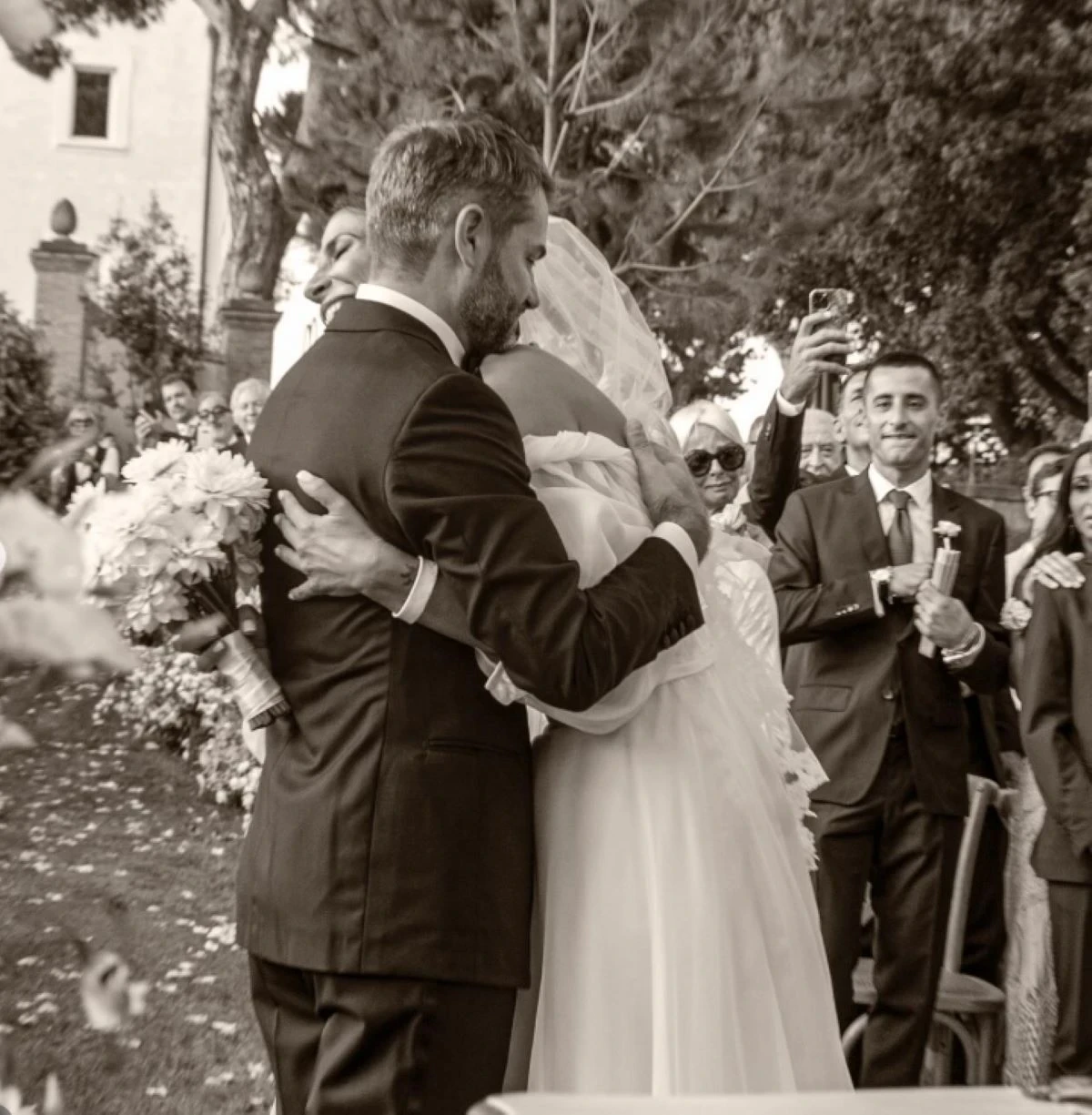 Nozze tra Roberta Morise ed Enrico Bartolini: immagini e voci di separazione