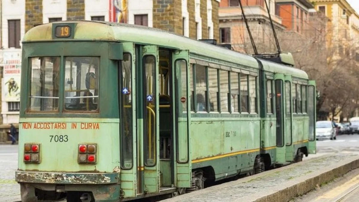Tram Atac in via Prenestina dopo l'urto: verifiche tecniche e ripristino
