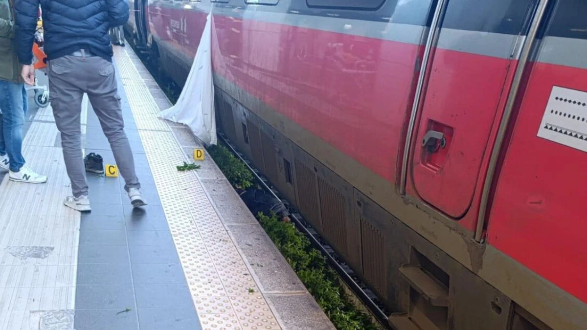 Stazione di Ancona: area binari e convoglio Frecciarossa