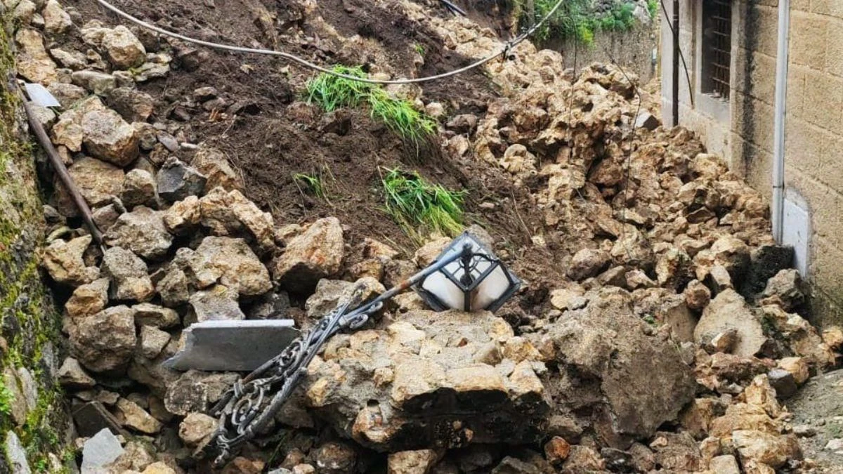 Zona transennata dopo la frana a Stilo, operazioni di bonifica