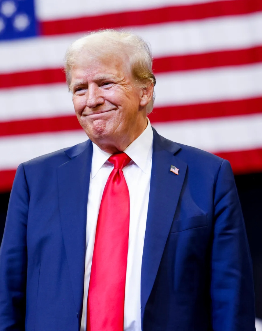 Captură dintr-o apariție a lui Donald Trump, folosită ca exemplu în discuțiile despre comportamentul său public