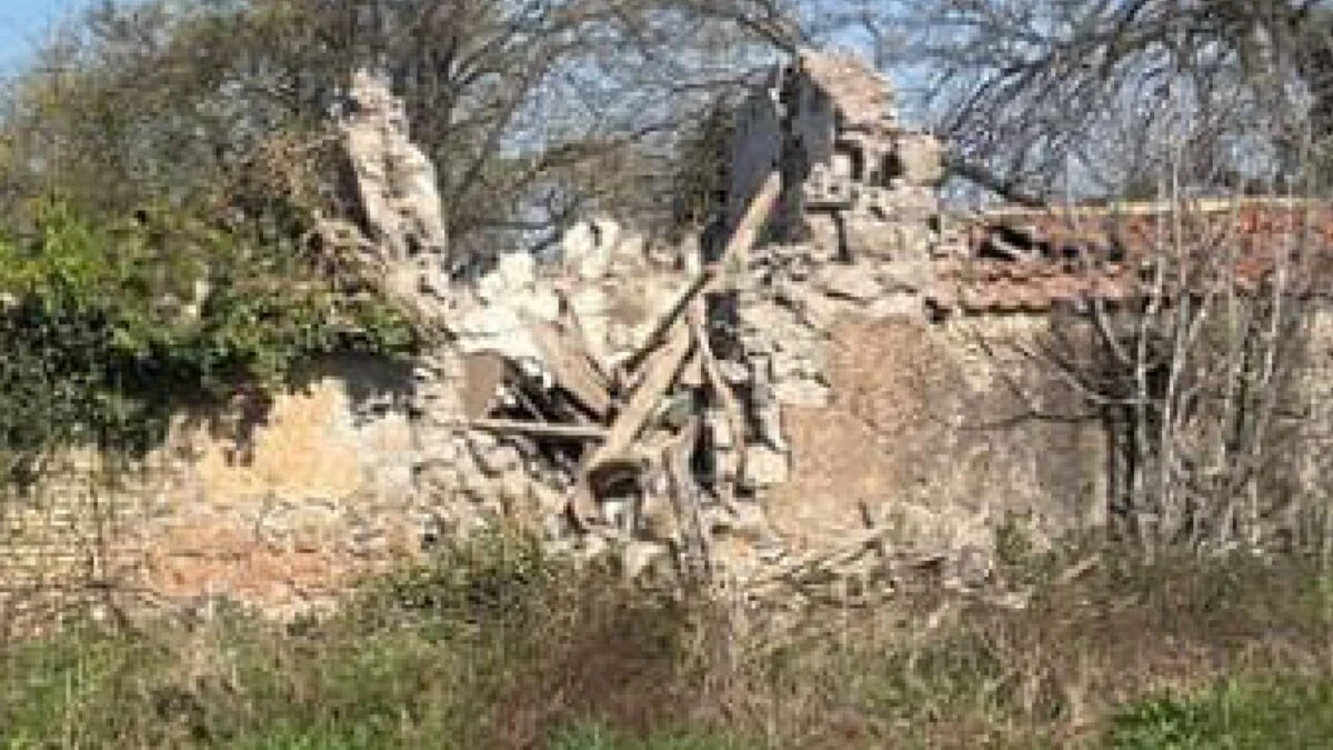 Casale del Sellaretto a Roma dopo il crollo causato da un'esplosione