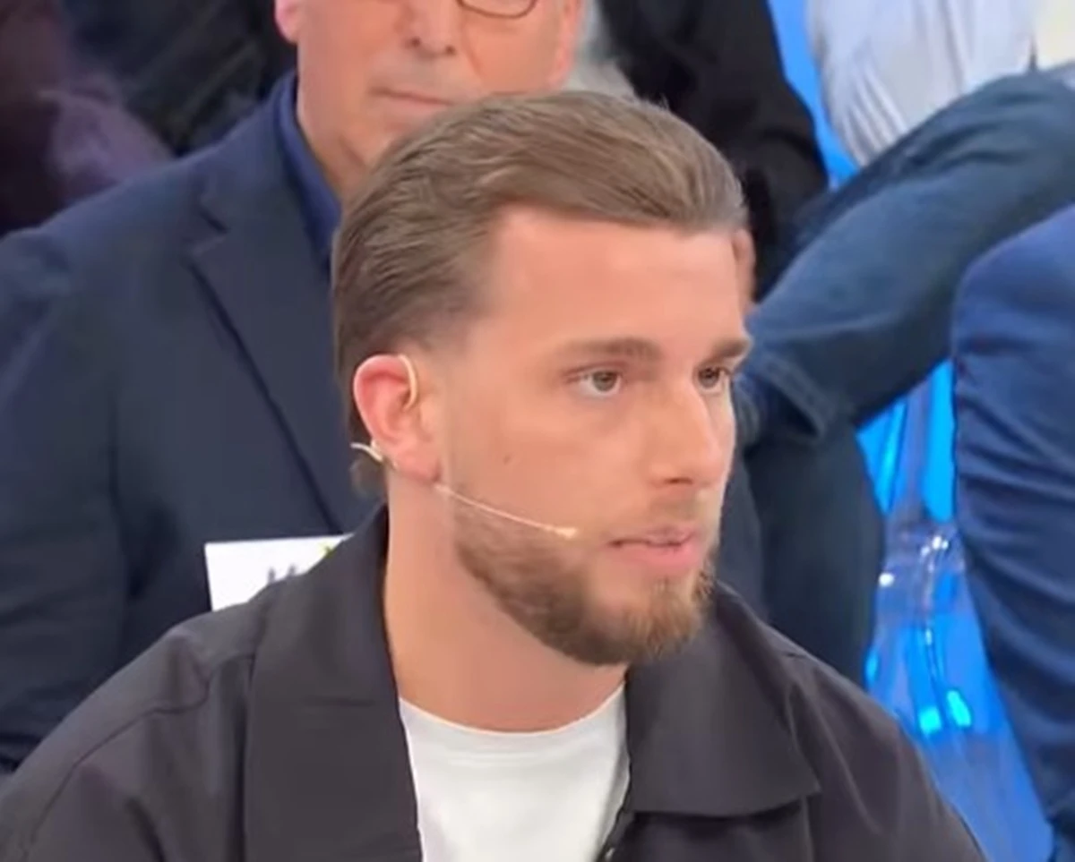 Alessio Rubeca nello studio di Uomini e Donne