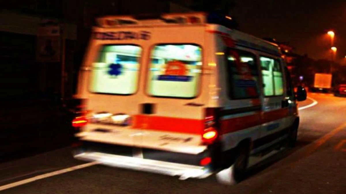 Ambulanza del 118 durante un intervento notturno