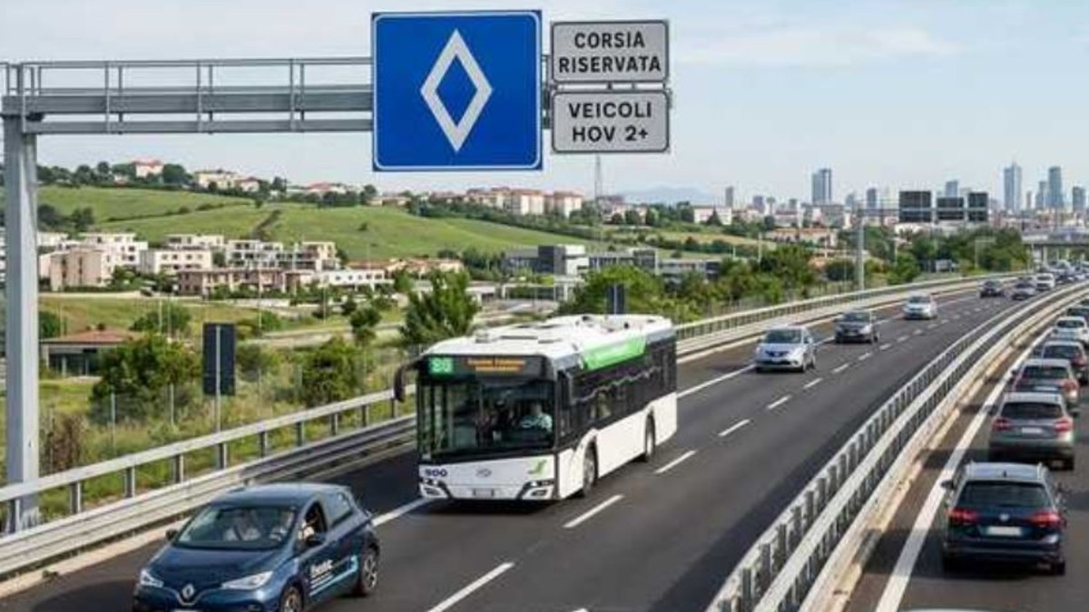 Nuovo cartello stradale, cosa indica il rombo bianco e a cosa fare attenzione