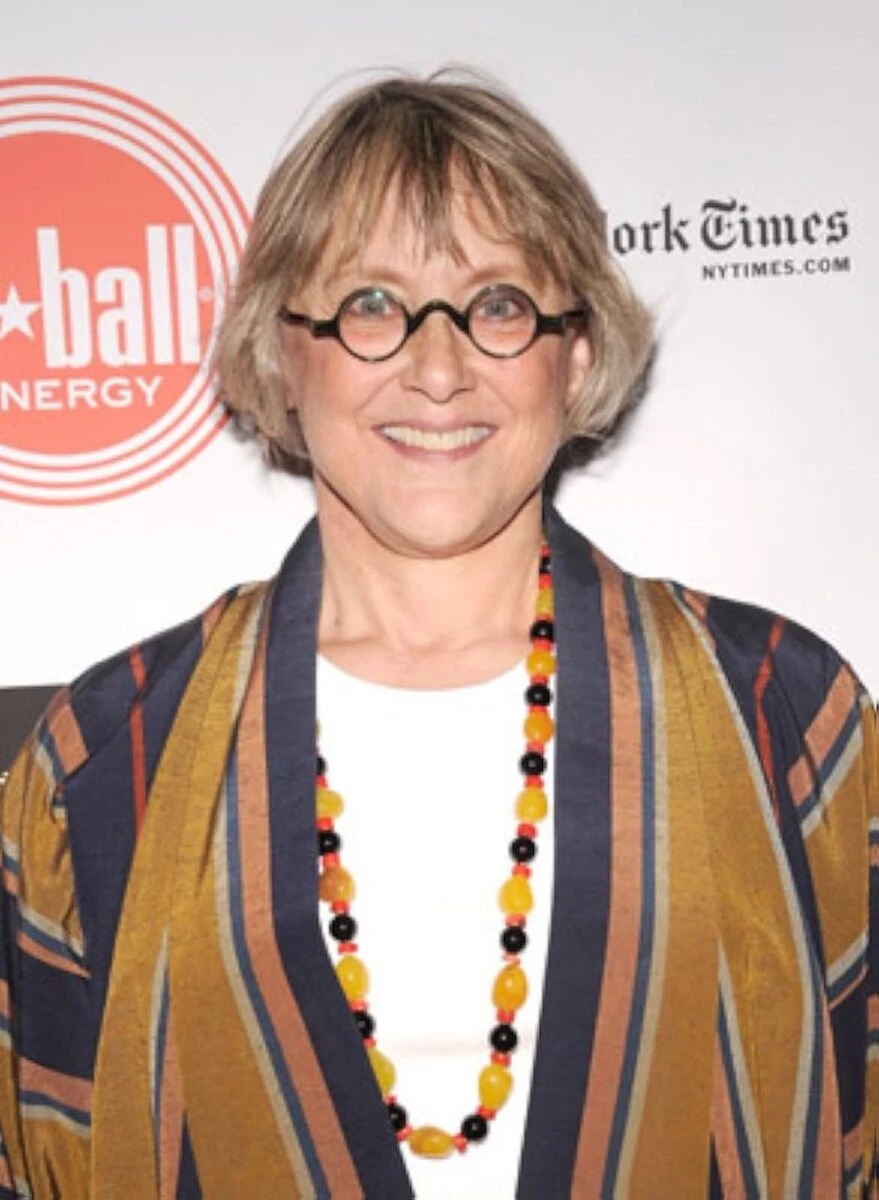 Mary Beth Hurt in uno scatto dal set