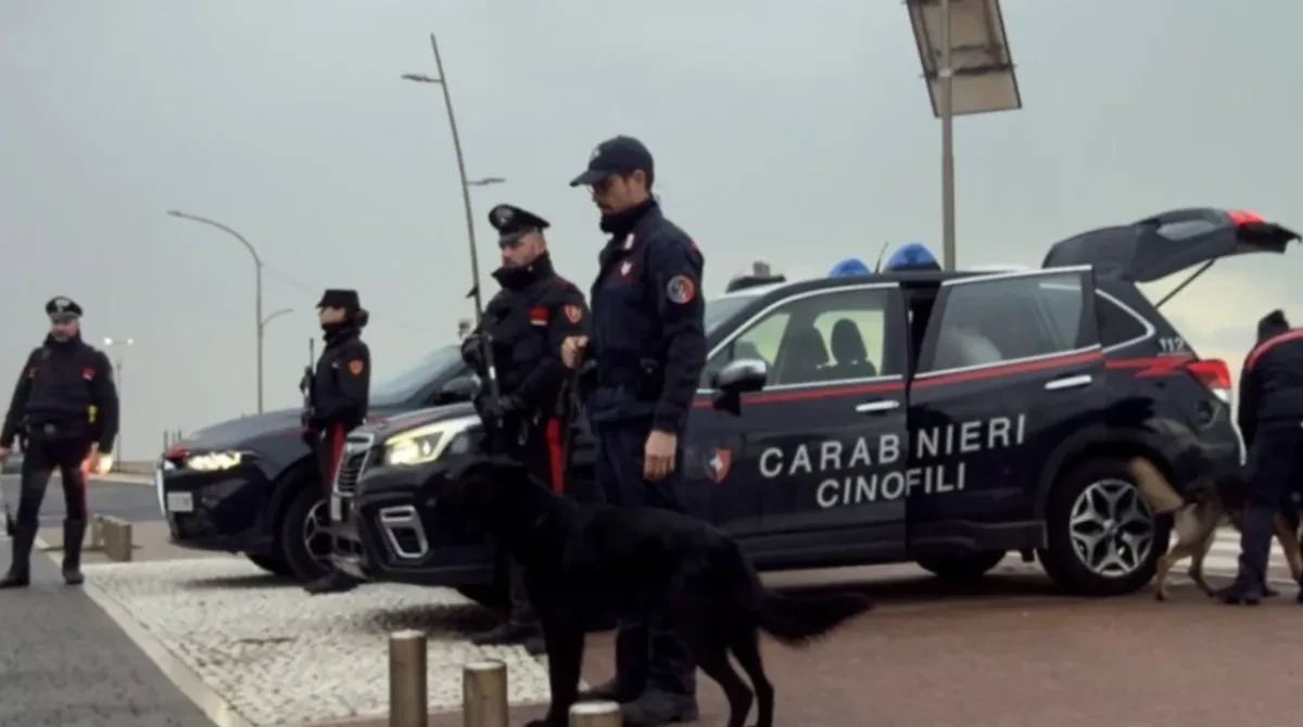 Ostia, maxi blitz dei Carabinieri nella notte: 17 arresti, droga sequestrata e 42 denunciati