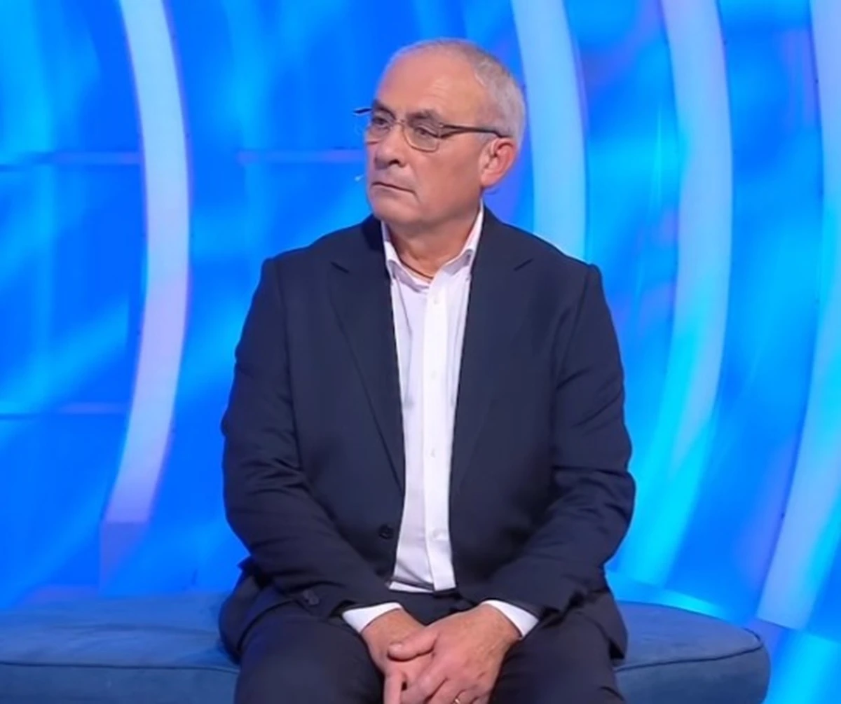 Studio di C’è posta per te durante la storia con Francesco, Maria, Chiara e Marilena