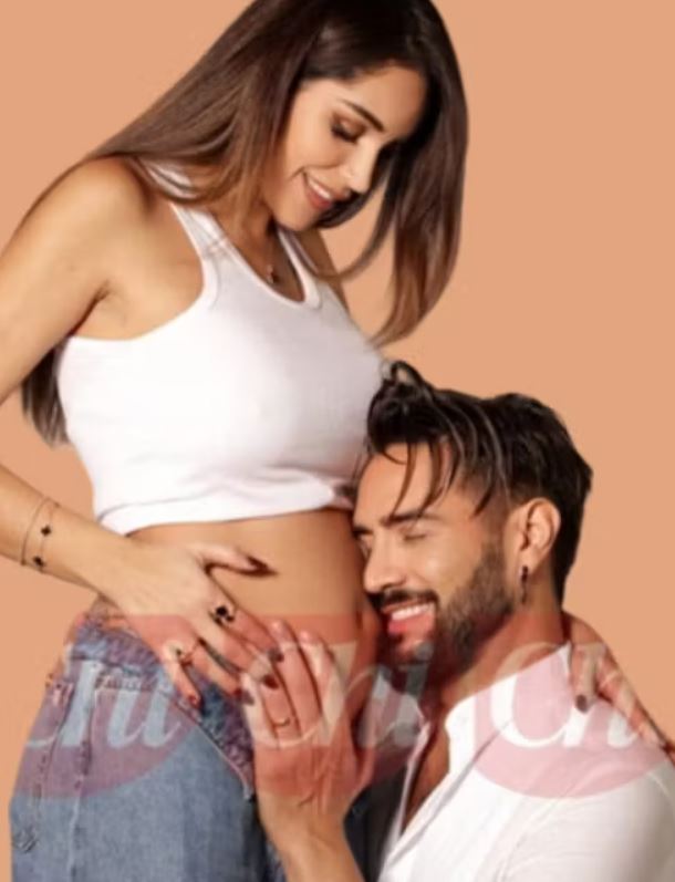 Delia Duran e Alex Belli genitori: è nato il figlio Gabriel, l’annuncio su Instagram