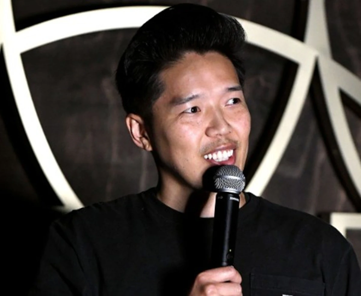 Alex Duong durante un momento pubblico