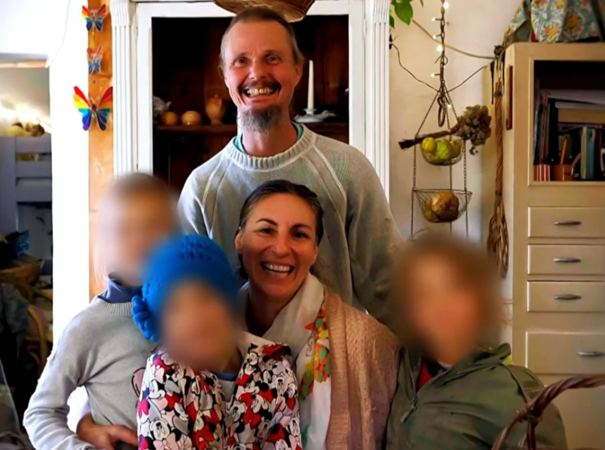 La famiglia Trevallion al centro del caso della “famiglia nel bosco”